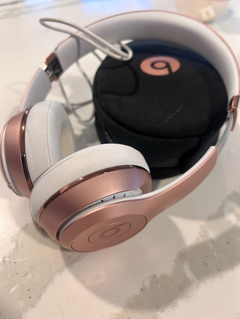 Beats Solo3 Wireless Headphones - Rose Gold with White